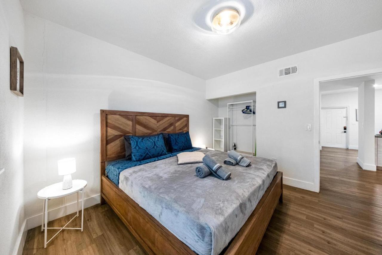 Authentic Art Deco Steps to Beach & Free Parking - 5