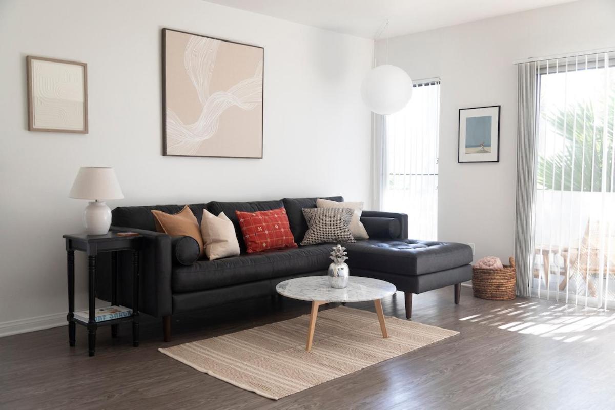 King Bed, Gym, Hot Tub, Parking