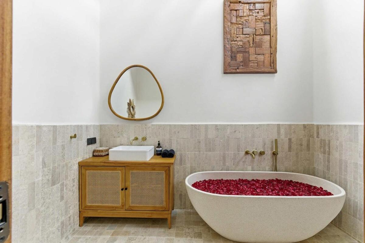 Nusa Loft Villa 3BR with Rooftop Space In Uluwatu - 3