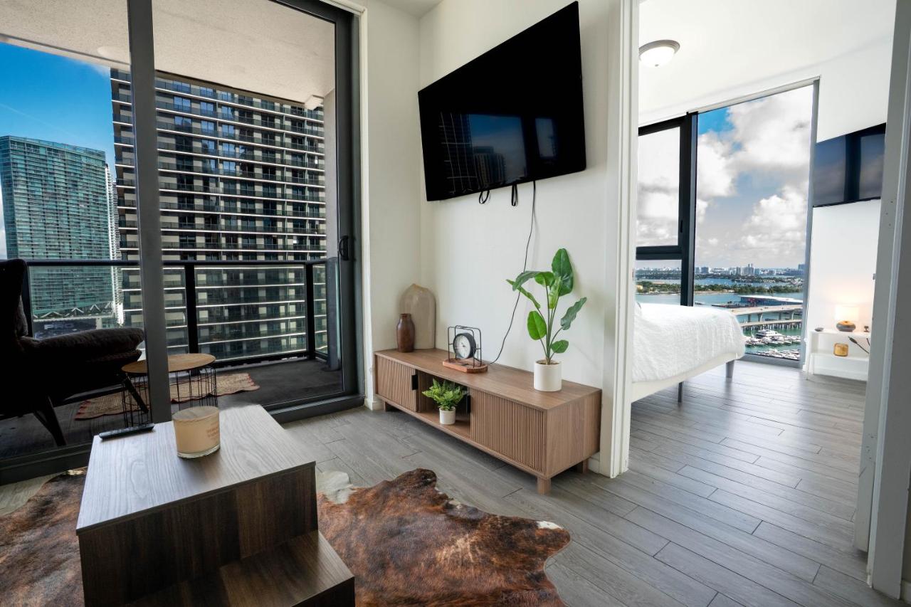 Downtown Miami 2BR Retreat - Walk to Bayside & Port - Sleeps 6 - 4