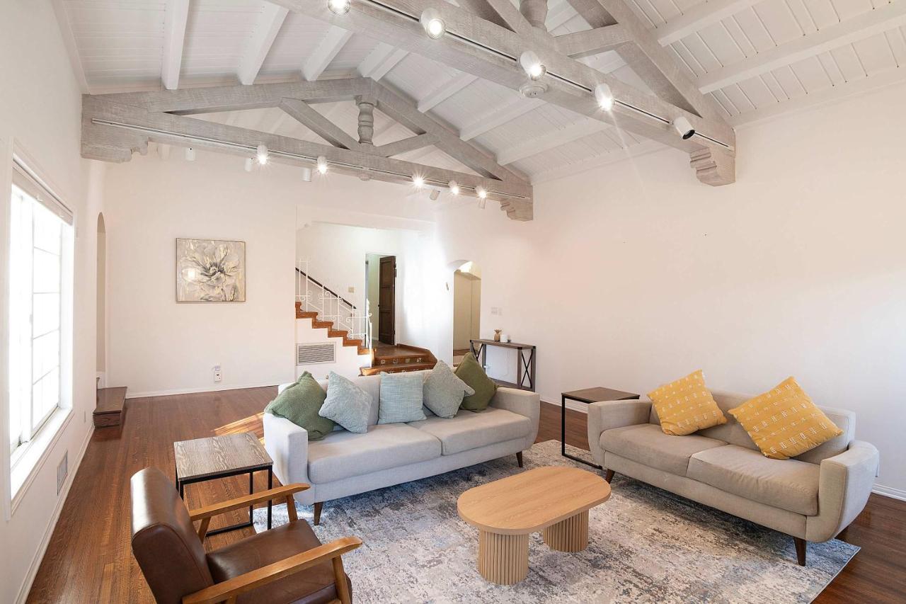 Spacious 4BR Spanish Villa In Hancock Park