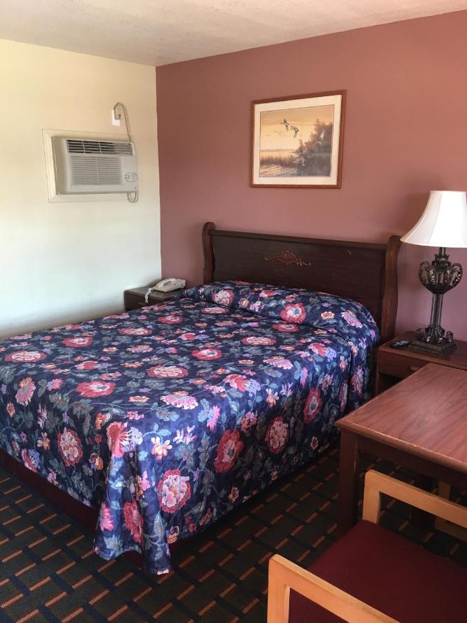 Value Inn Motel Sandusky — photo 23