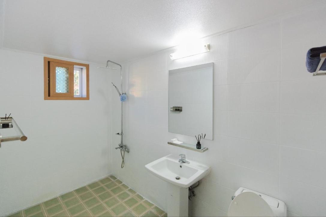 Maverick's Guest House - 3