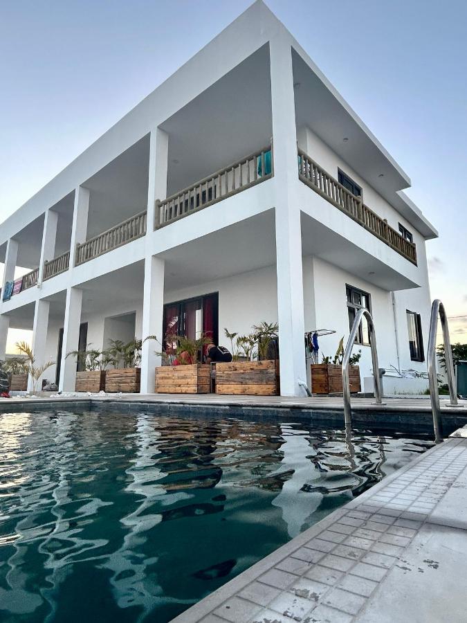 Arc En Ciel Apartments