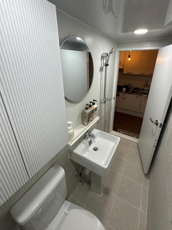 Rustic Mangwon - 1min Busstop, 1min Hangang Park - 4