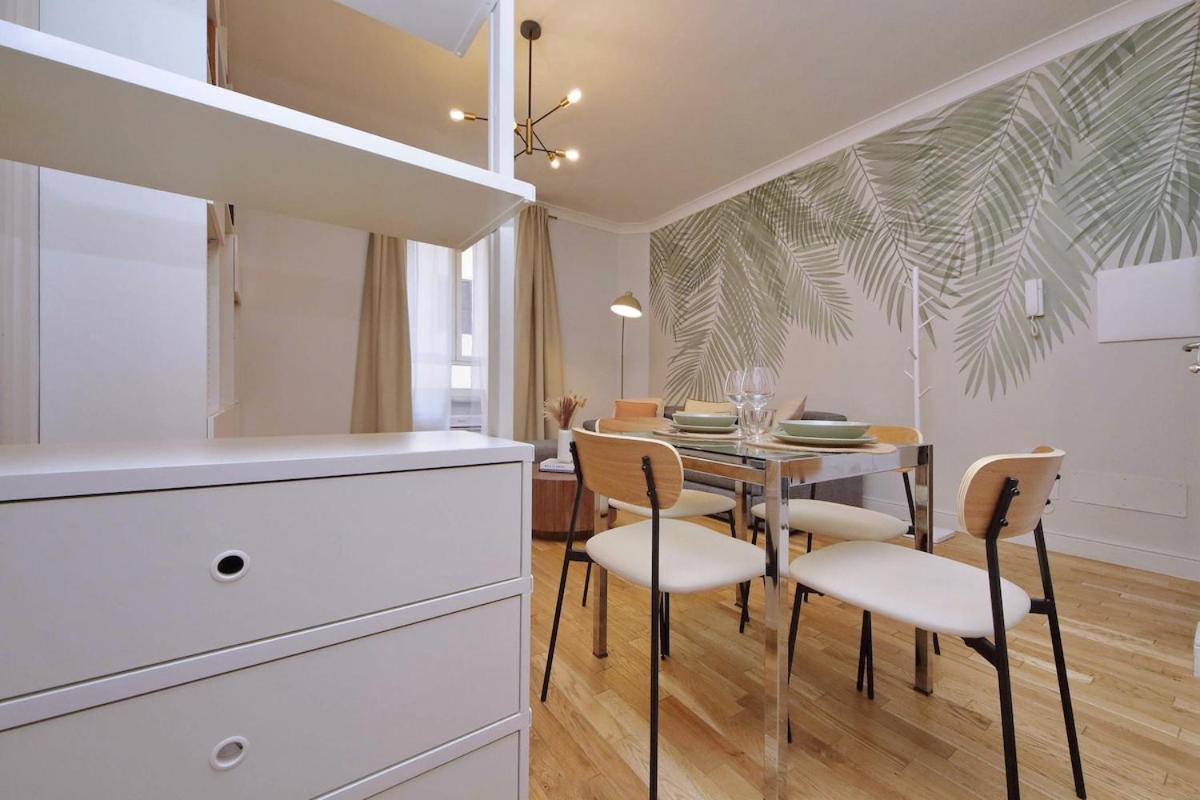 200M from the Station Deluxe Boho Oasis - 4