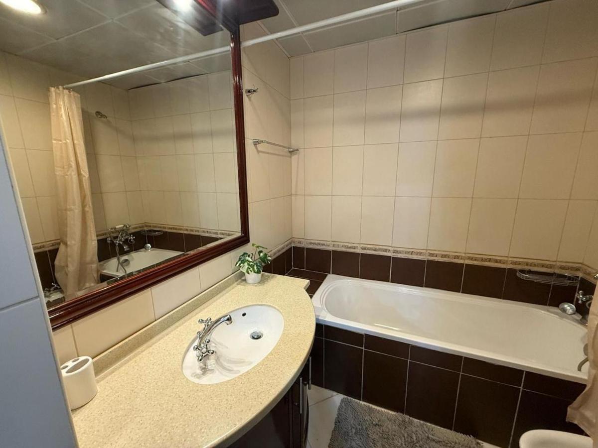 Spacious 1 Bedroom Apartment-Opal Tower Dubai Marina - 3