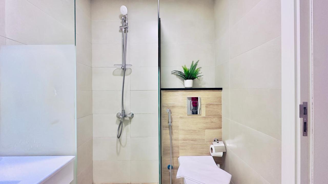 Modern 3BR Townhouse plus Maids The Gate, Masdar City - 3