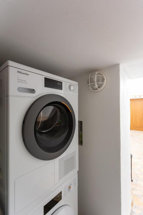 tiny BEACH HOUSES - 2 min to Beach - 5