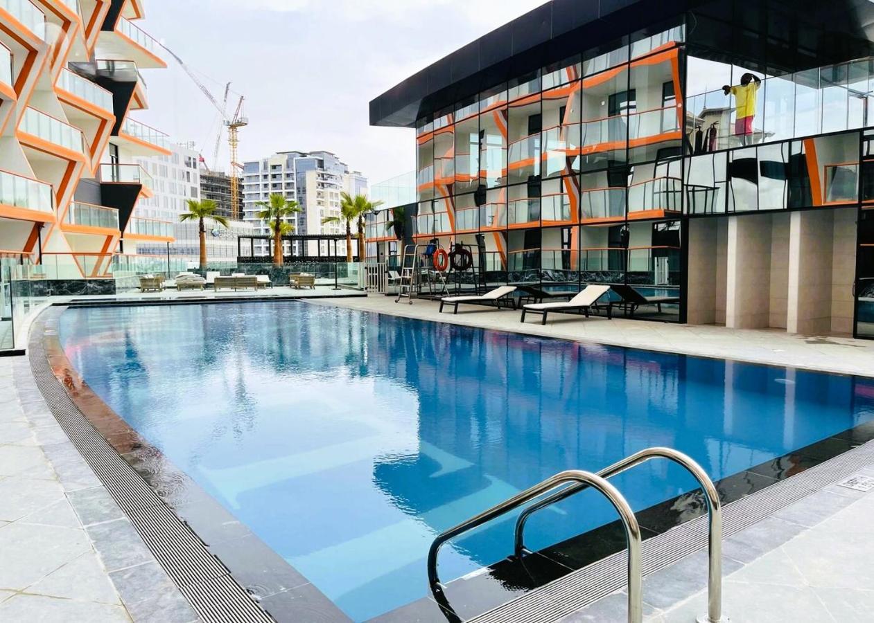 Modern 1BR with Pool & Gym, Burj Khalifa View, Al Jaddaf - 4