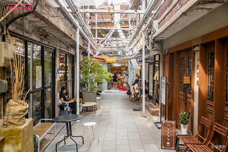 Maverick's Guest House - 5