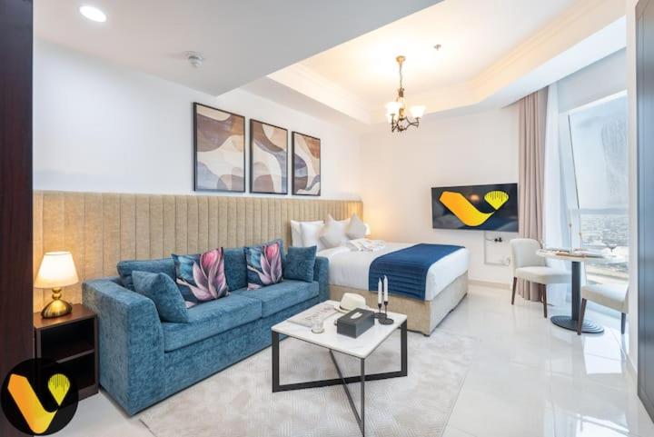 Vogue Vacation Homes, Business Bay Court Tower close to Downtown Burj Khalifa and Dubai Mall, Studio Apartment with Canal view - 5