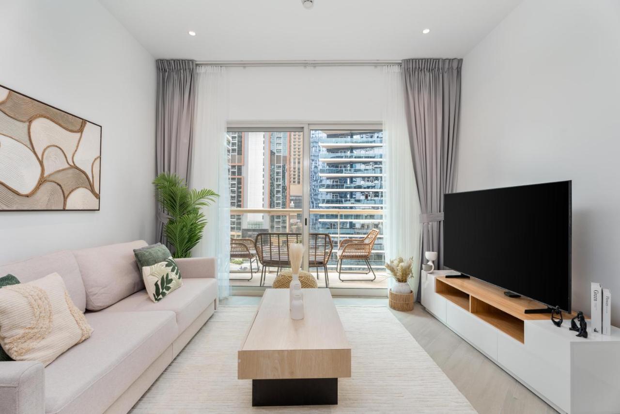 Gala Guests - Marina Views Bright Balcony Collection - 5