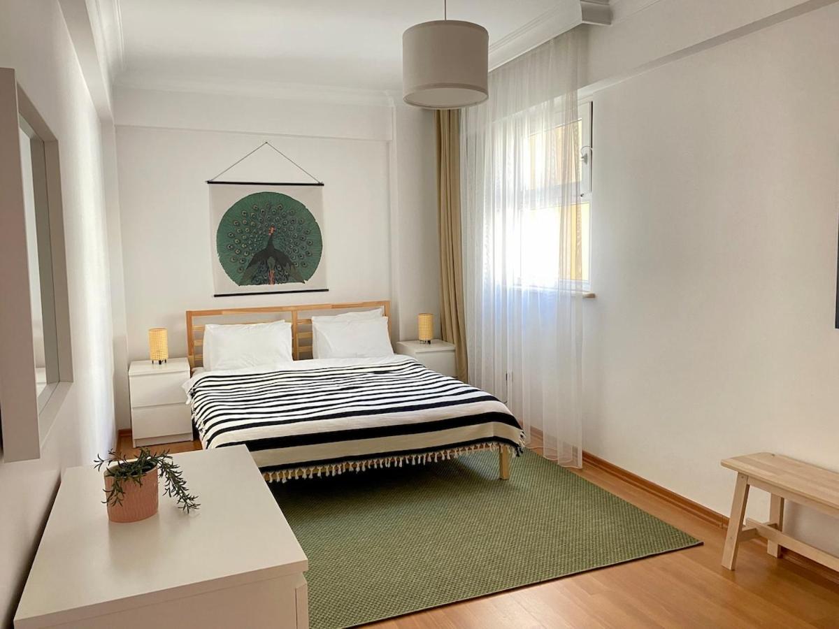 Central Location 3 Bedroom Flat - No6 - 2