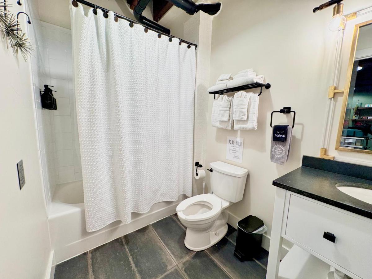 The 1865 Nashville Experience With Speakeasy, Pool & Parking - 3