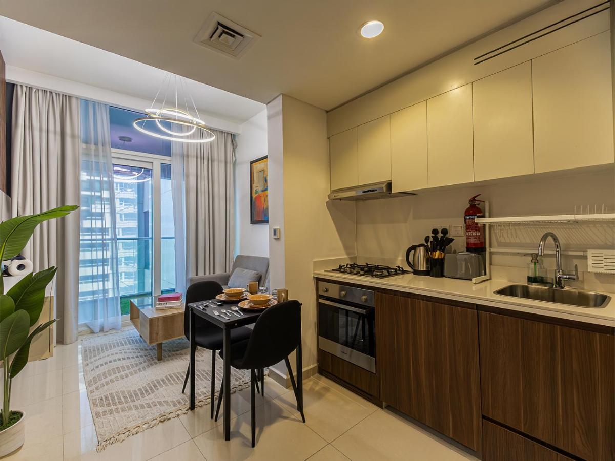 Centrally Located 1 BR in Damac Reva - 7 Min walk to Dubai Mall - 5