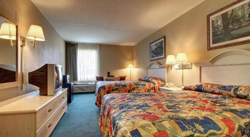 Key West Inn - Baxley — photo 15
