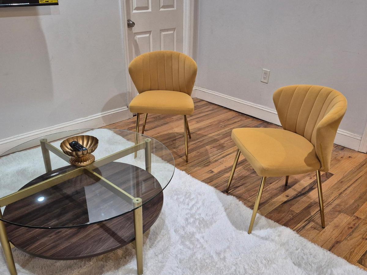 Relax and unwind at this Chic Bed-Stuy Brownstone - 4