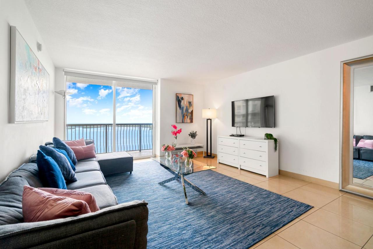 Stylish Condo with Panoramic Ocean Views - 2