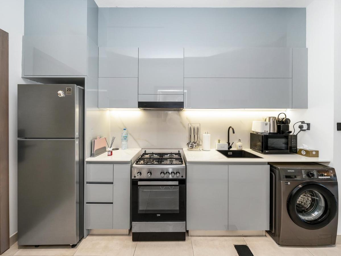 Luxe studio Downtown Burj Khalifa Skyline view - 4