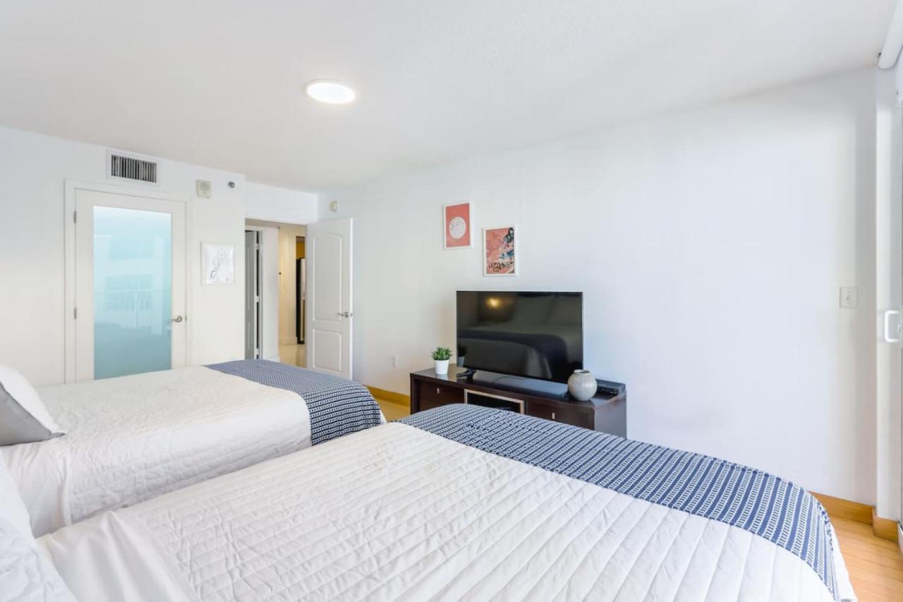 Newly Renovated 1BR Brickell Condo plus Parking - 2