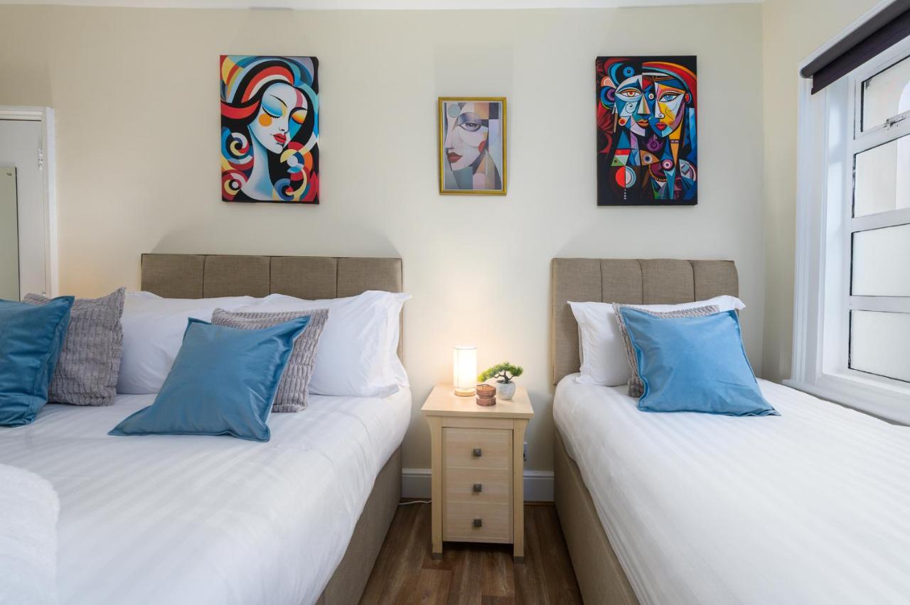 Cambridge Gardens - 2