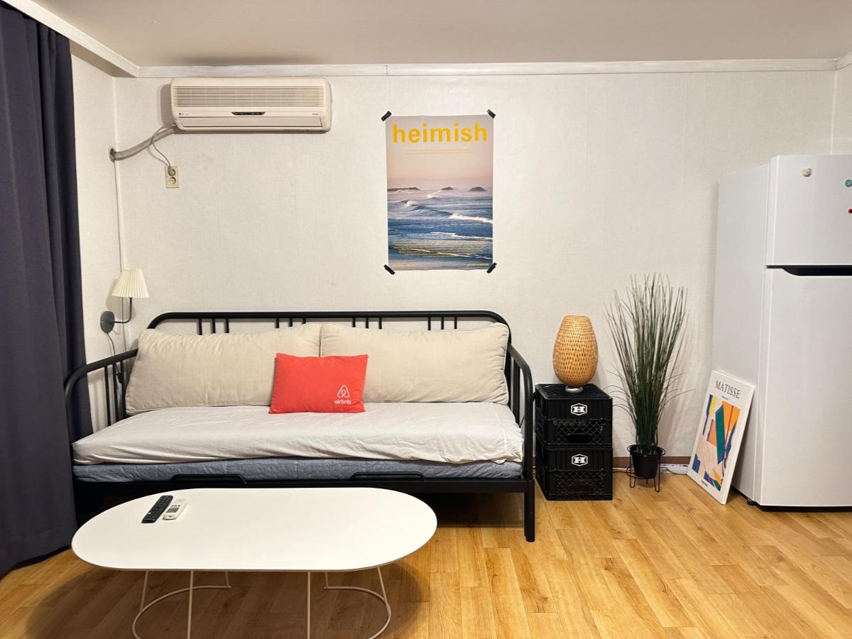 welive Cozy and Comfortable behind Hongdae Street - 5