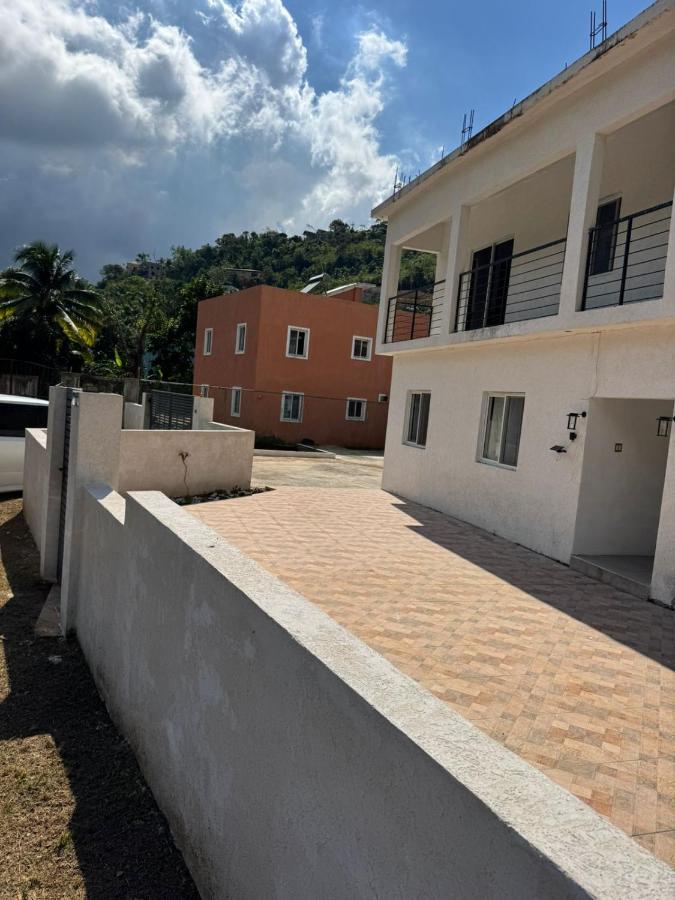 Stylish Escape at Angella Mansions, Stony Hill - 3