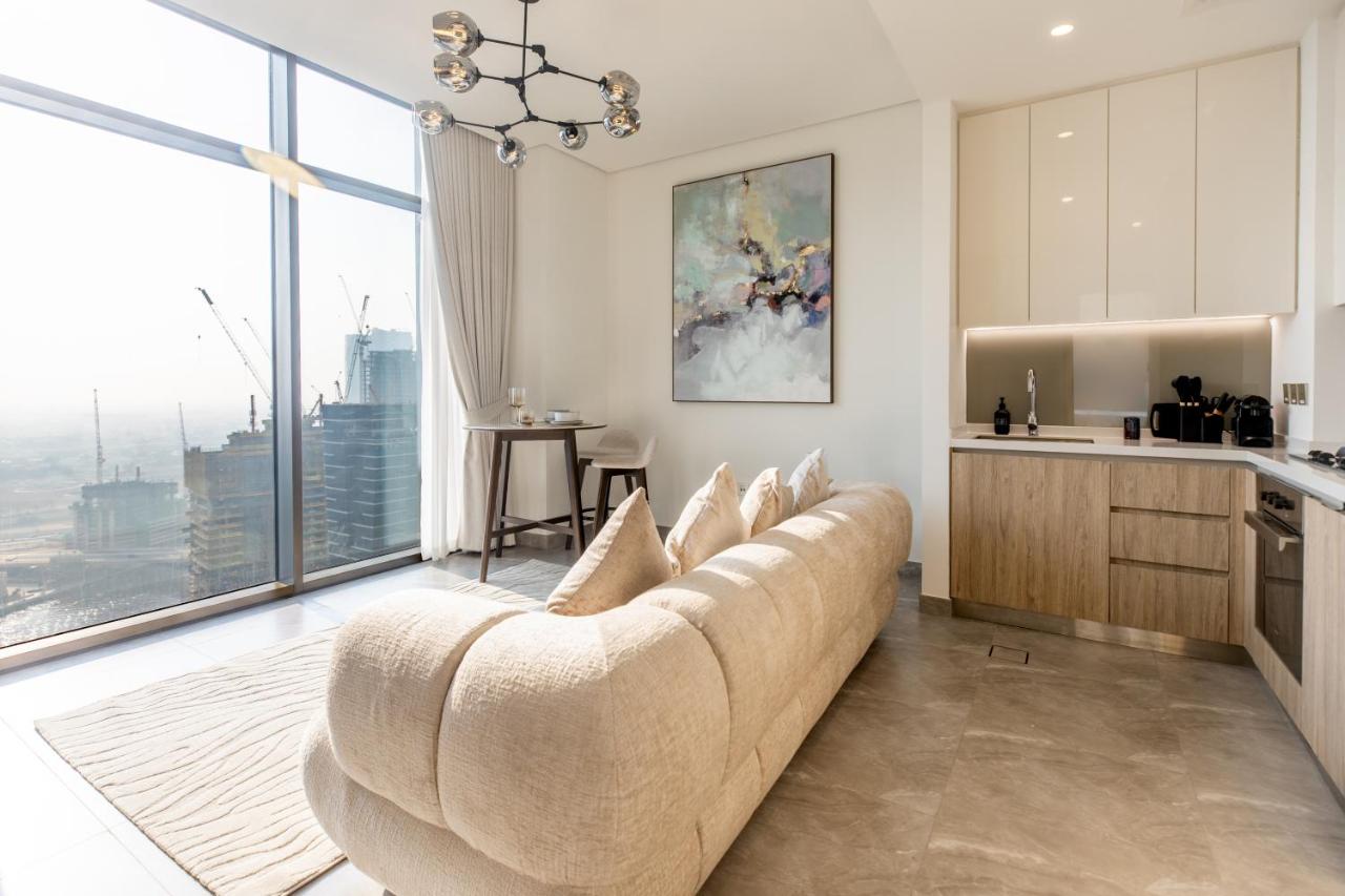 PENINSULA ONE 1BR by Design Studio - 2