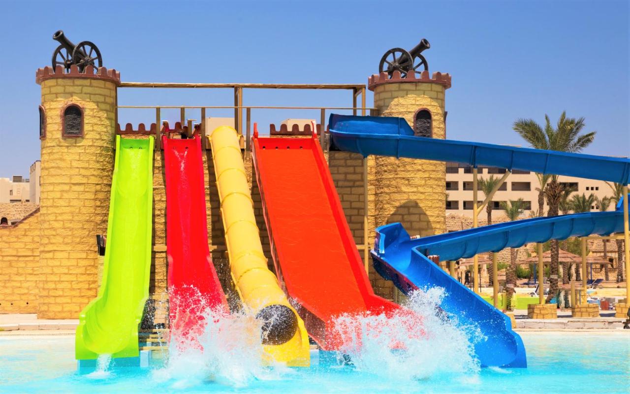 Water park: Royal Lagoons Resort & Aqua Park Families and Couples Only