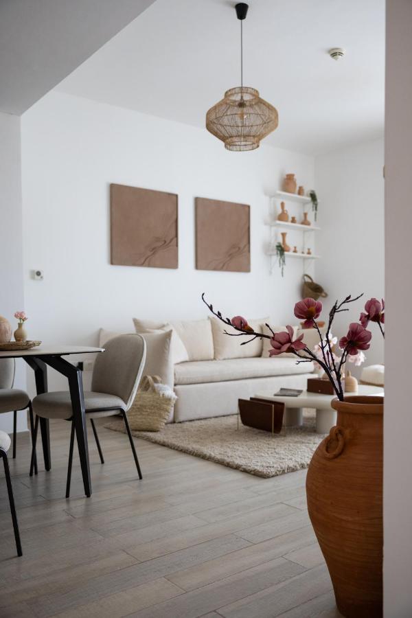 Desert Retreat Canal View walk to F1 Yas Island - 3