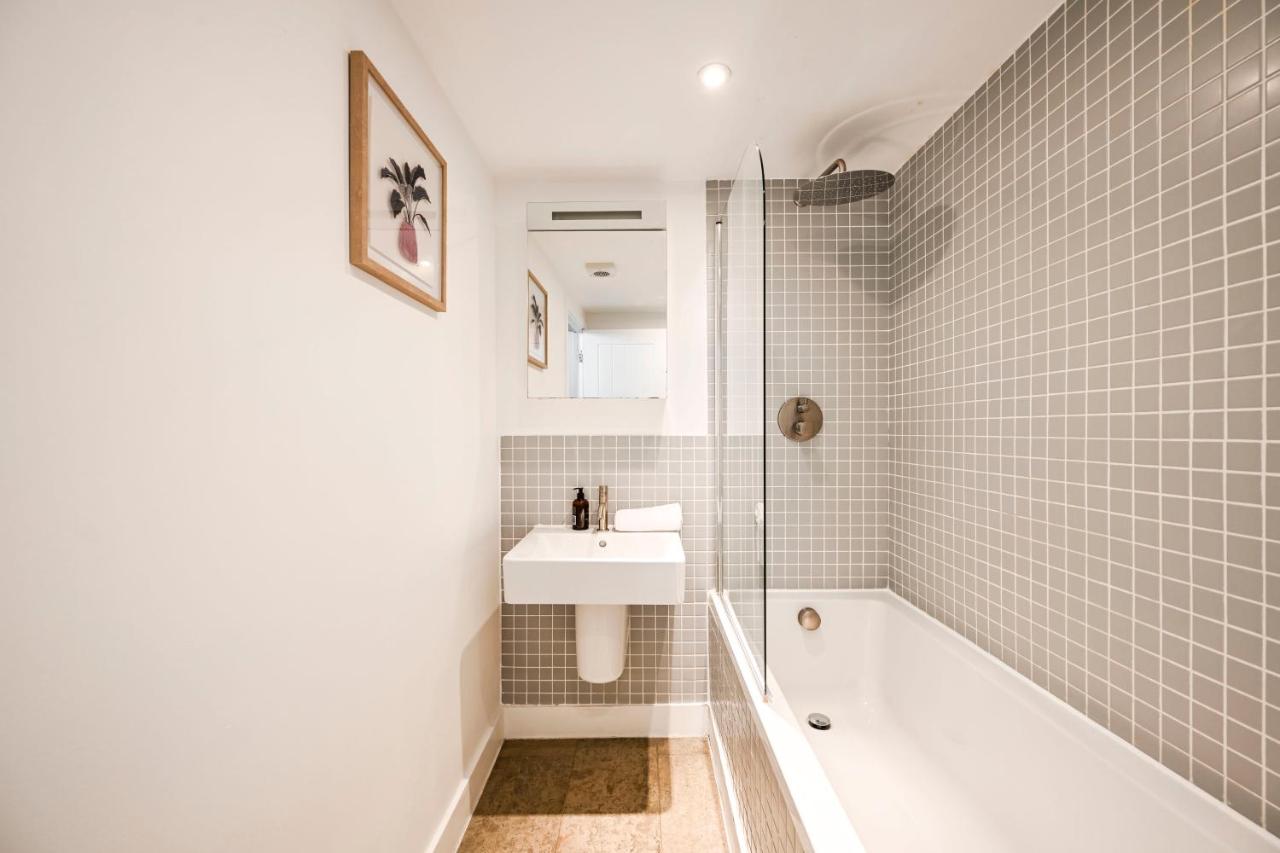 Bright Shoreditch 1 Bed Apartments - 3