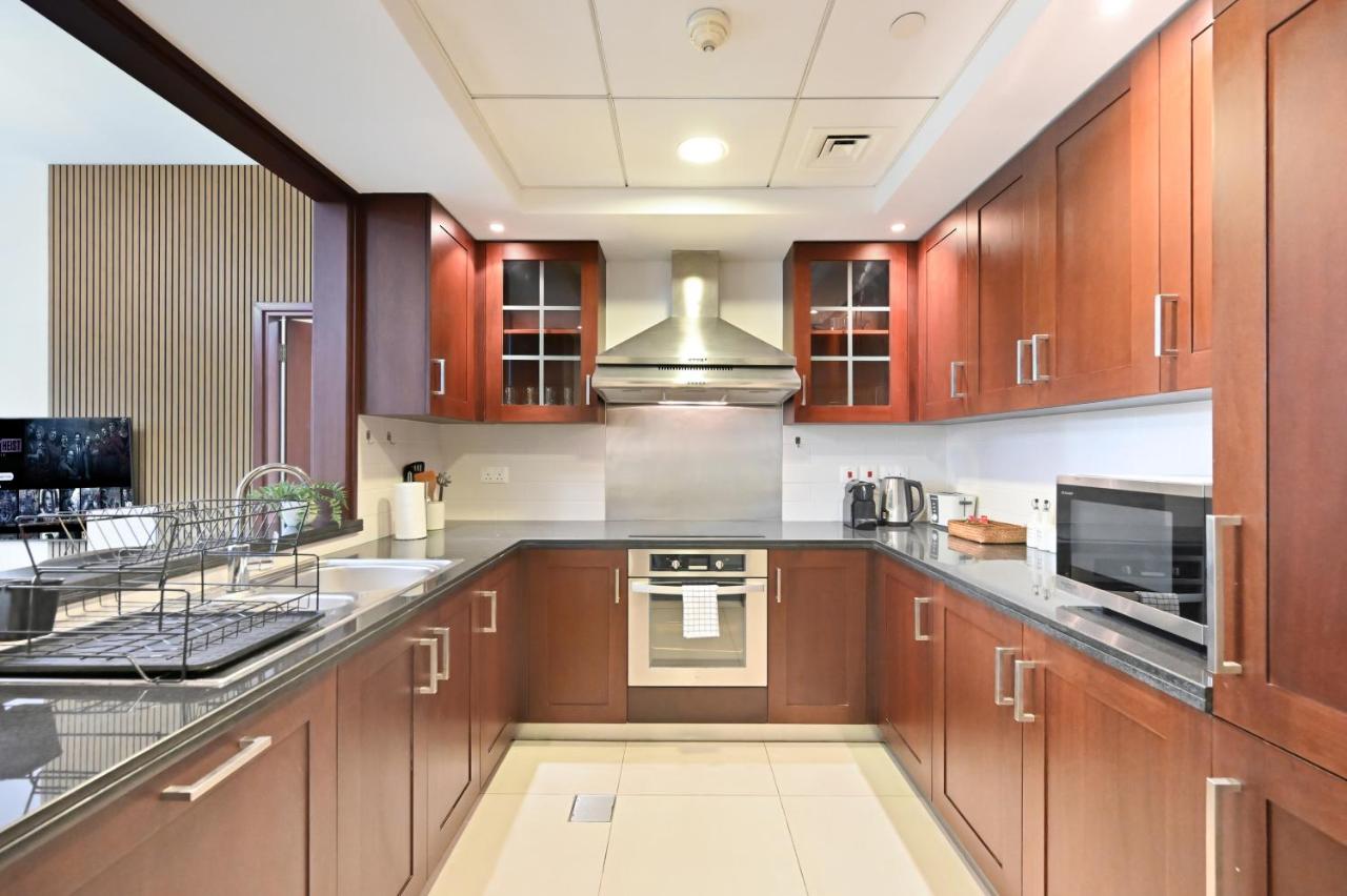 Luxury 1BR, Long Stays & Walk to Burj Khalifa, High Speed Internet - 3