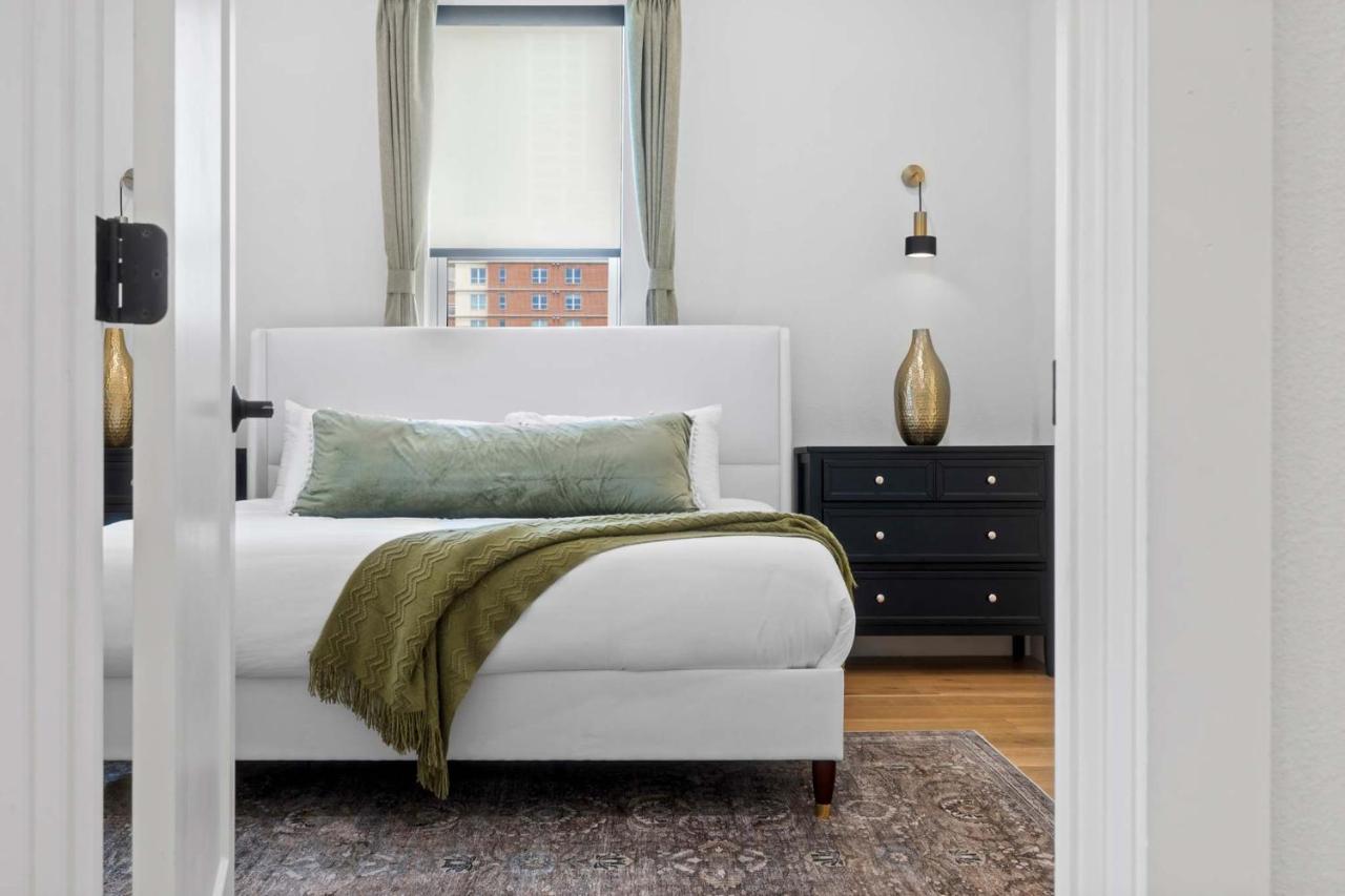 Rainey St Retreat - Cowboy Pool & Urban Chic - 3