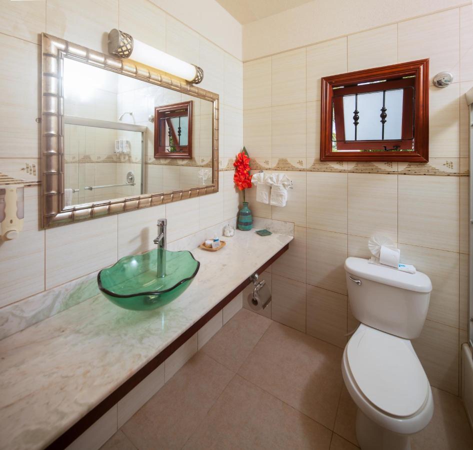 Sugar Cane Club Hotel & Spa - 2