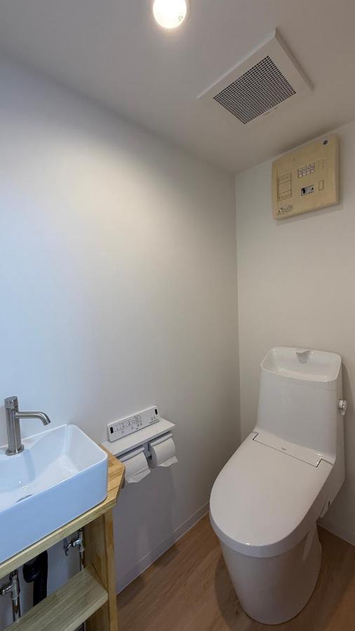 Moon Base Tokyo Inn - 4