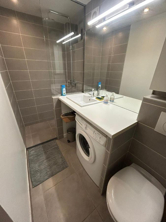 Parisian Hideaway - Heart of Montmartre, Abbesses - 2