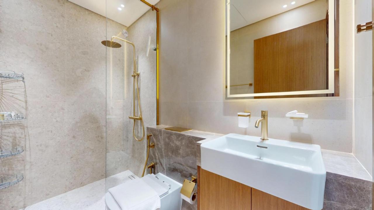 Vacationer Holiday Homes l 1 Bedroom in Business Bay l Direct Pool Access - 3