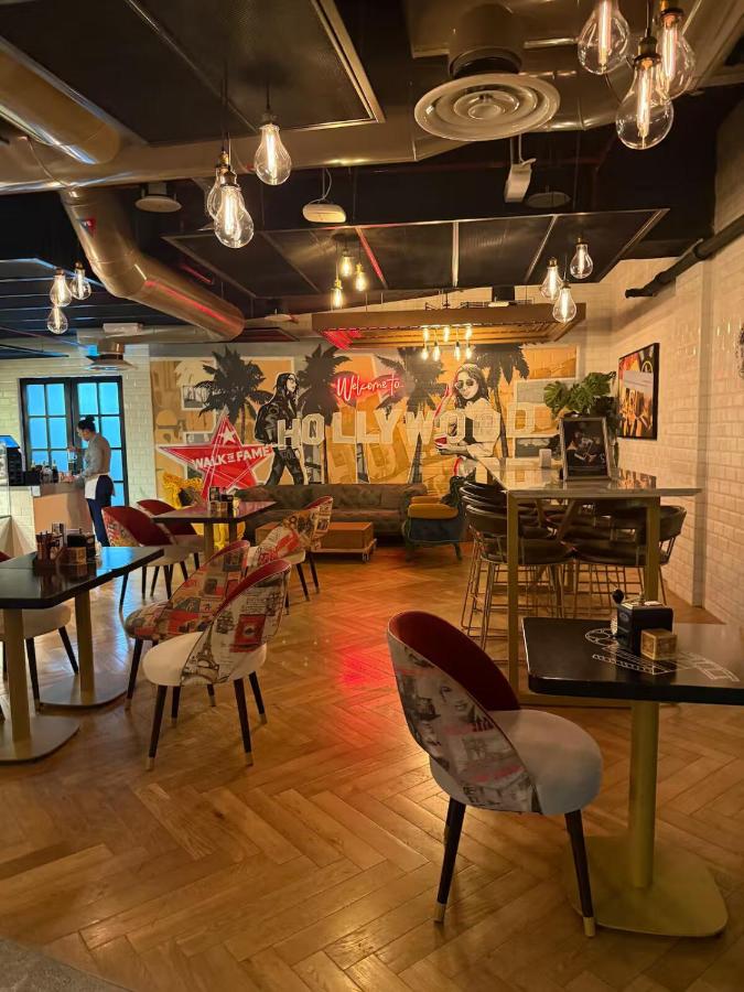 Paramount Tower - Stylish 2BR Apartment with Balcony & Pool - Near Dubai Mall - 5