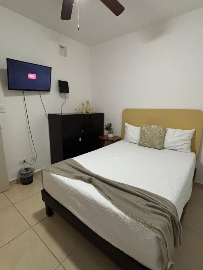 NEW! 2bdr apartment with pool near Sanctuary - 3