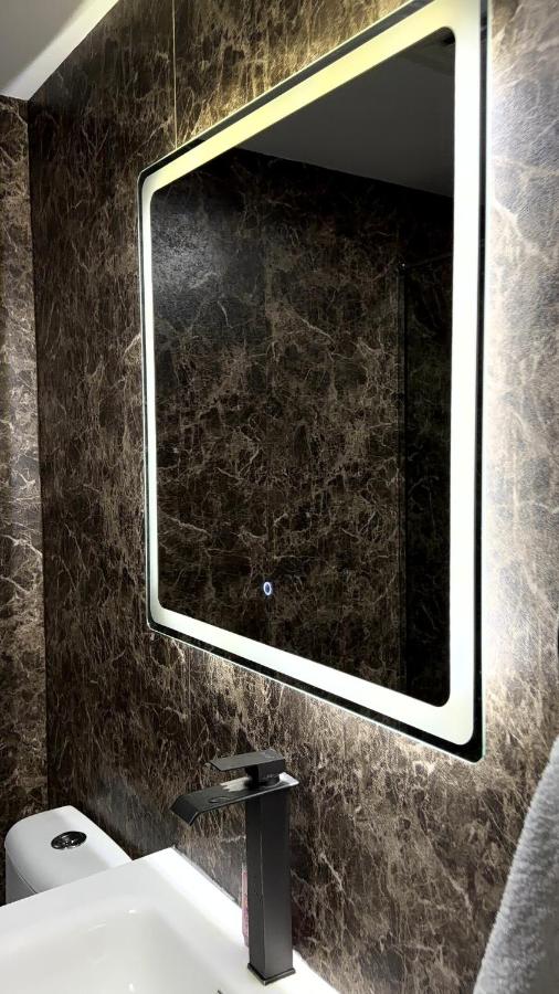 Futuristic luxury apartment, 360 lake view balcony - 3