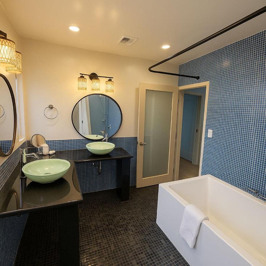 WeHo Pool Retreat - Holiday Ready - 3