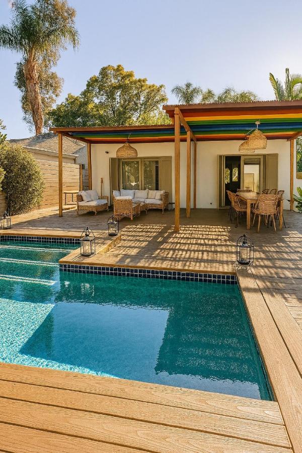 WeHo Pool Retreat - Holiday Ready - 4
