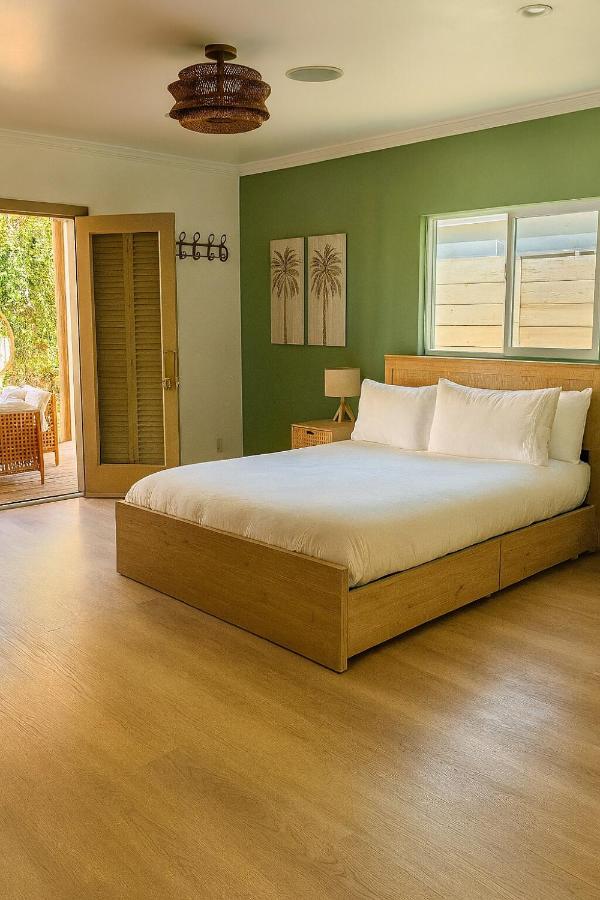 WeHo Pool Retreat - Holiday Ready - 2