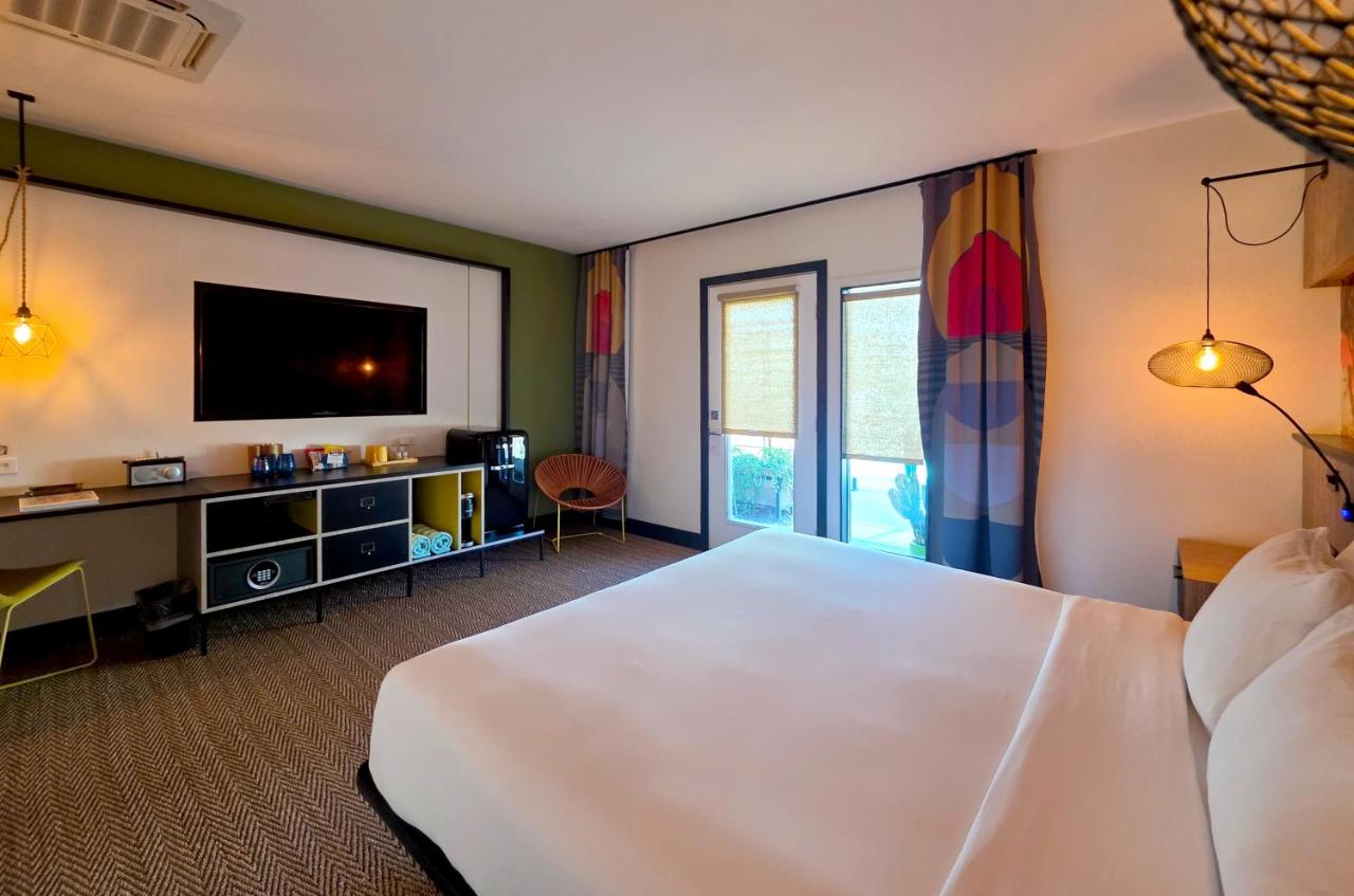 Mahala - 21 and Over - A Town & Desert Boutique Hotel — photo 16