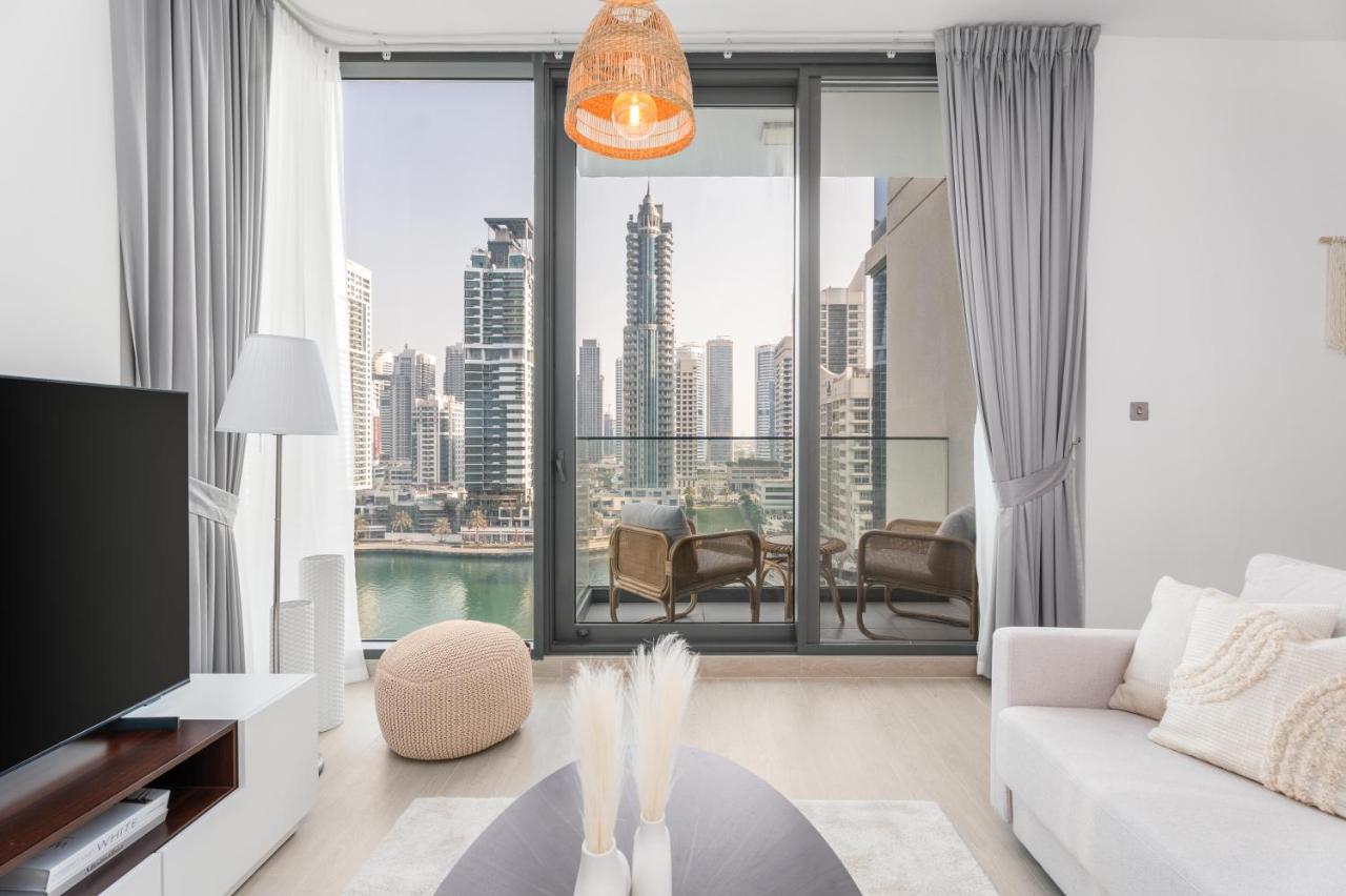 Gala Guests - LIV Contemporary Marina View Apartment Collection - 5