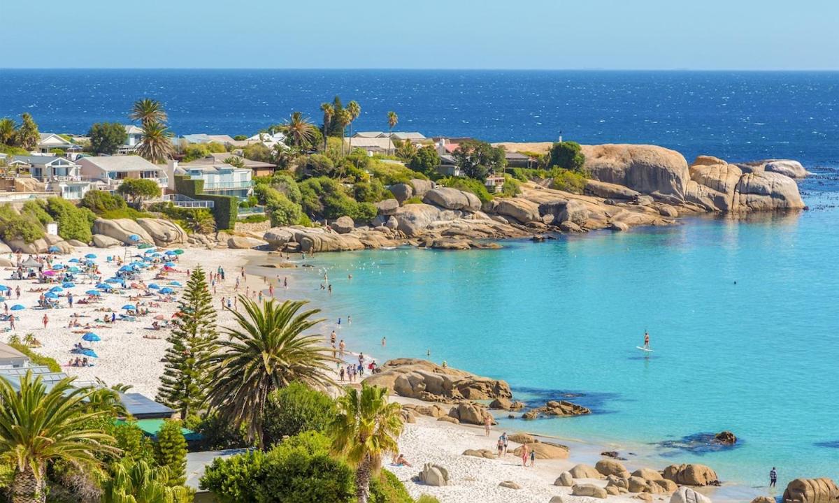 Jetliner Camps Bay Postcard Panorama Views