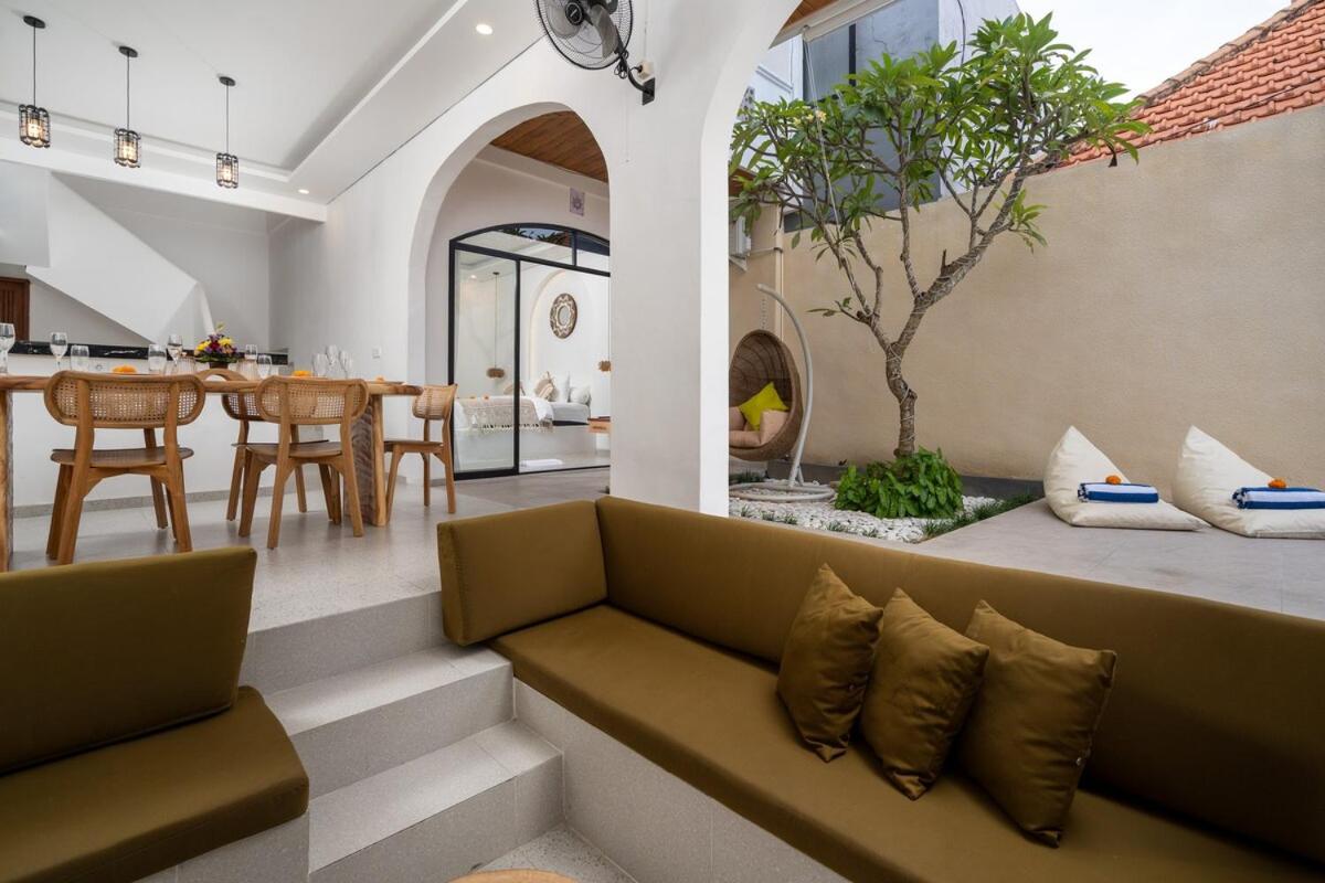 3 Kamar Tidur Di Legian