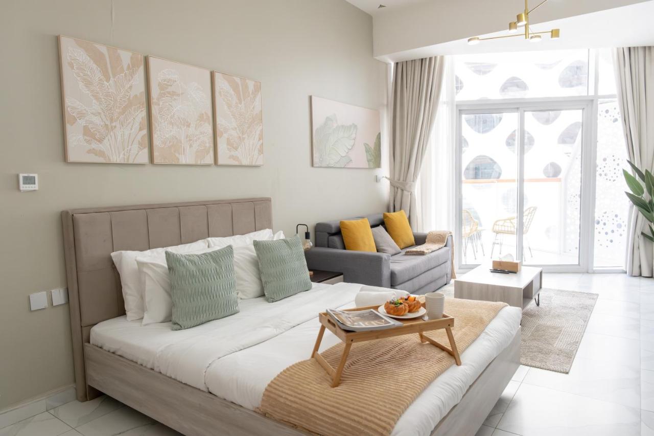 Stylish Apartment with Swimming Pool Near Dubai Mall and Burj Khalifa - 2