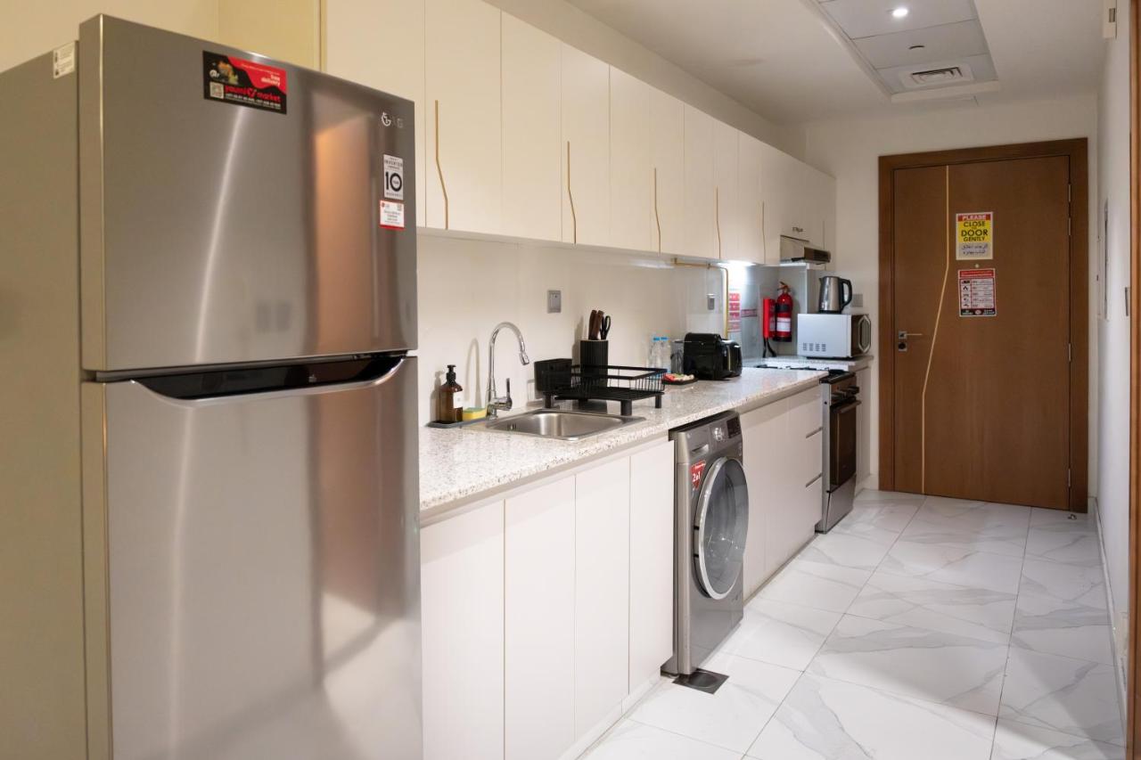 Stylish Apartment with Swimming Pool Near Dubai Mall and Burj Khalifa - 3